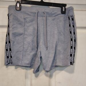 No Boundaries Women's Size M Grey Shorts